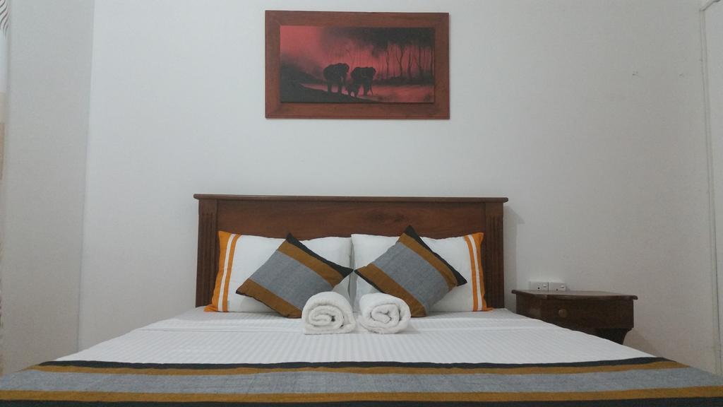 Sanasuma Rest Hotell Anuradhapura Exteriör bild