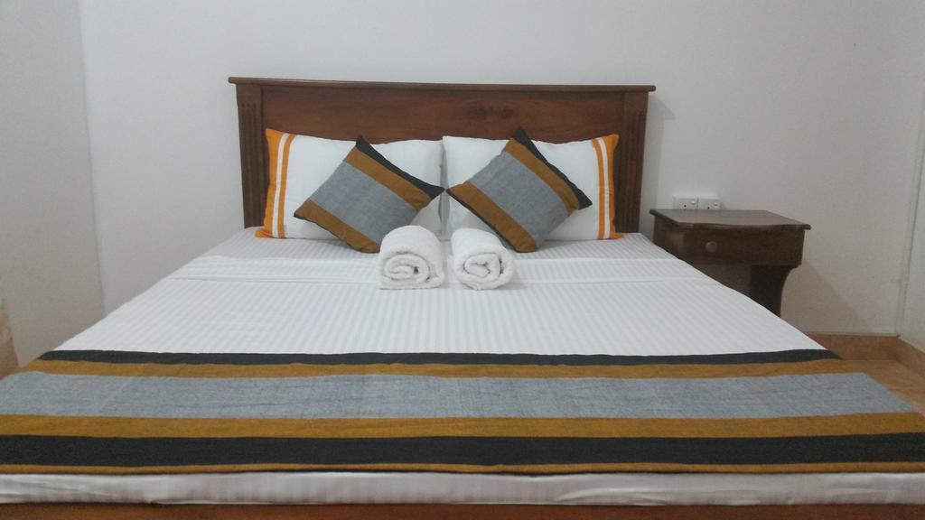 Sanasuma Rest Hotell Anuradhapura Exteriör bild