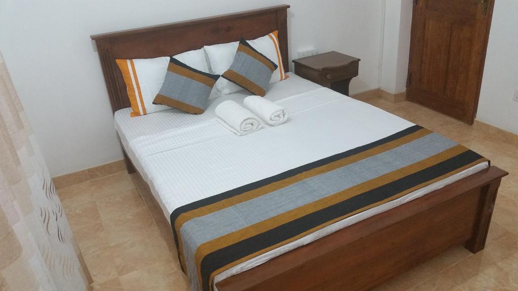 Sanasuma Rest Hotell Anuradhapura Exteriör bild