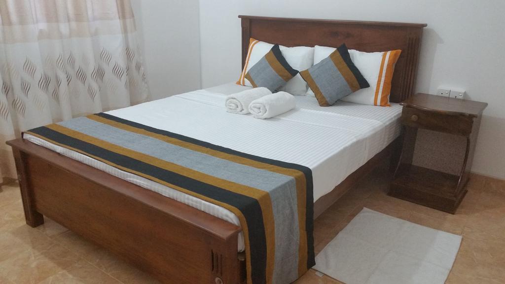 Sanasuma Rest Hotell Anuradhapura Exteriör bild