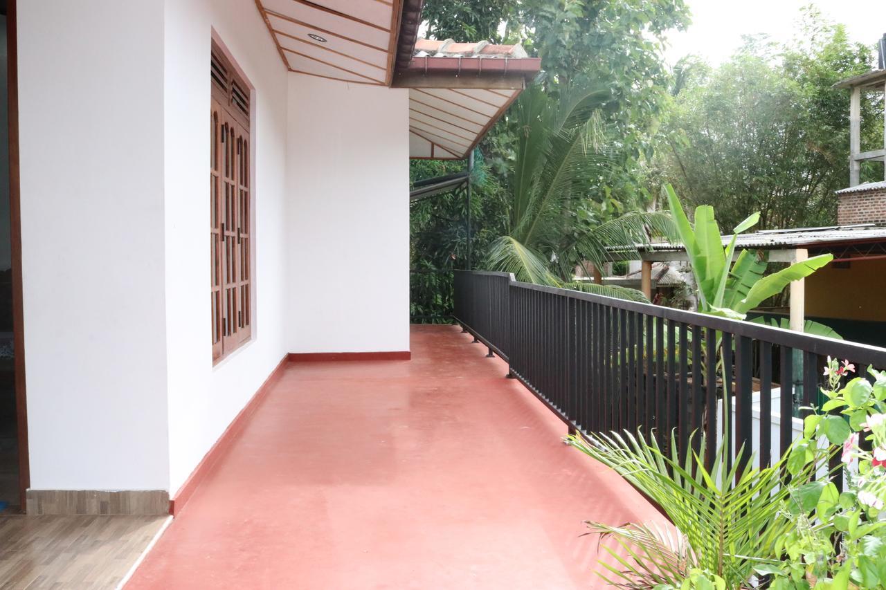 Sanasuma Rest Hotell Anuradhapura Exteriör bild